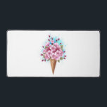 Cône rose Sakura crème glacée gaufre<br><div class="desc">Cône gaufre douce avec fleurs de cerisier japonais rose frais sur arrière - plan blanc avec stries d'aquarelle bleue. Cerise japonaise rose.</div>