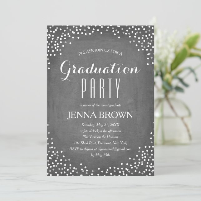 Confetti Chalkboard Graduation Party Invitation (Debout devant)