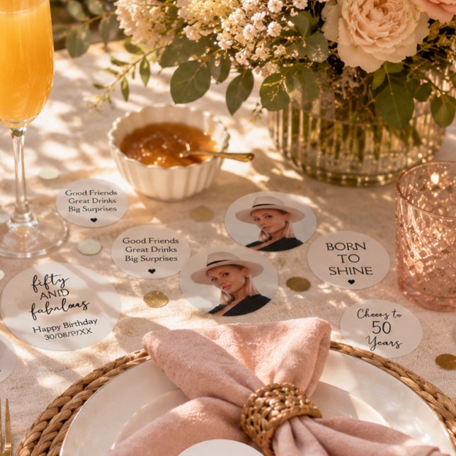 Confettis Cinquante ans et Fantastique Script Fête d'anniver (Fifty and Fabulous Script 50th Birthday Party Confetti decor table ideas )