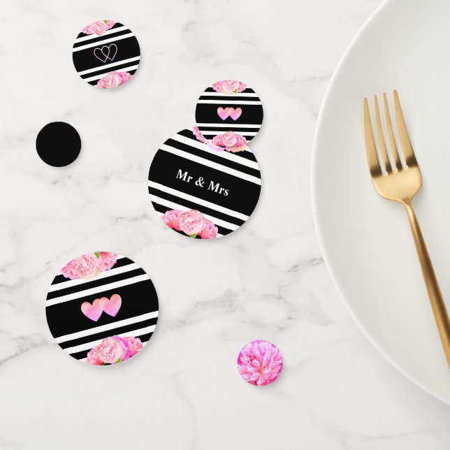 Confettis Coeurs et fleurs roses sur mariage noir & blanc (Groupe)