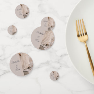 Confettis de table pour mariage romantique sur la 