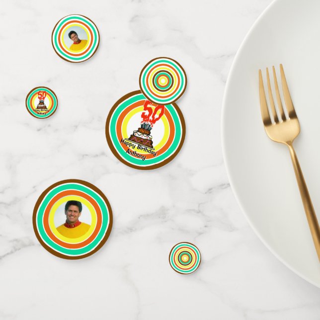 Confettis Gâteau d'anniversaire en feu avec 50 bougies (Groupe)