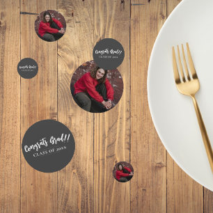 Confettis Graduation photo minimaliste   Table grise