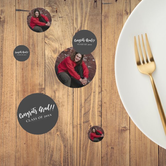 Confettis Graduation photo minimaliste | Table grise (Minimalist Photo Graduation Gray Table Confetti)