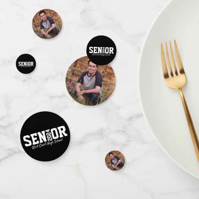 Confettis Lettre noire du bloc de diplôme supérieur photo (Groupe)