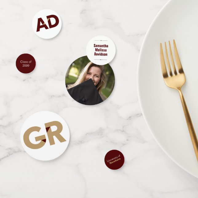 Confettis Maroon Gold Big Bold Angle-Cut Lettres Graduation (Groupe)