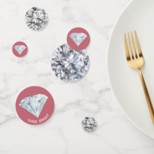 Confettis Pierres de diamants chic sur la table d'or Rose