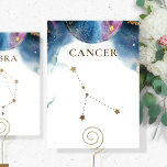 Constellation du cancer, numéro de tableau céleste<br><div class="desc">Profitez d'un thème de constellation céleste avec nos panneaux de constellation ! Collection avec 18 constellations différentes à choisir, mais si vous avez besoin de plus, n'hésitez pas à ajouter un nom différent à n'importe laquelle de nos cartes de numéro de table (même si la carte n'aurait pas la bonne...</div>