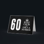 Cool garder calme mème coutume 60e carte d'anniver<br><div class="desc">Cool de garder calme mème coutume 60ème Anniversaire carte. Amusants Gardez le calme et continuez votre parodie pour soixante ans. Faites votre propre parodie d'âge avec numéro personnalisé. Idée de carte de voeux mignonne pour les hommes ou les femmes. Surprenez votre père, maman, mari, femme, oncle, tante, grand-père, grand-mère, etc....</div>