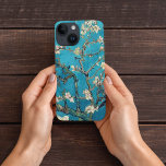 Coque Case-Mate iPhone Arbre d'amande en fleurs Van Gogh<br><div class="desc">Un Coque iPhone 14 avec le tableau post-impressionniste de Vincent van Gogh,  Blossoming Almond Tree (1890). Un ciel d'aqua brillant avec des fleurs d'arbres fleuris.</div>