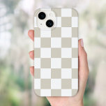 Coque Case-Mate iPhone Contrôle rétro beige<br><div class="desc">Boho damier tendance imprimé étui téléphonique dans les tons beige clair et blanc. Utilisez les outils de conception pour ajouter votre propre monogramme,  nom ou autre texte,  ou changer la couleur arrière - plan pour créer une couverture de périphérique unique d'un type particulier.</div>