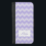 Coque de rabat de nom gris violet motif Chevron zi<br><div class="desc">Housse de téléphone à motif zig zag moderne dans les tons violet et gris. Customisez cette couverture coque iphone à motifs avec votre nom et votre famille initiale ou monogramme. Lit actuellement Alexia B. Design par Sarah Trett.</div>