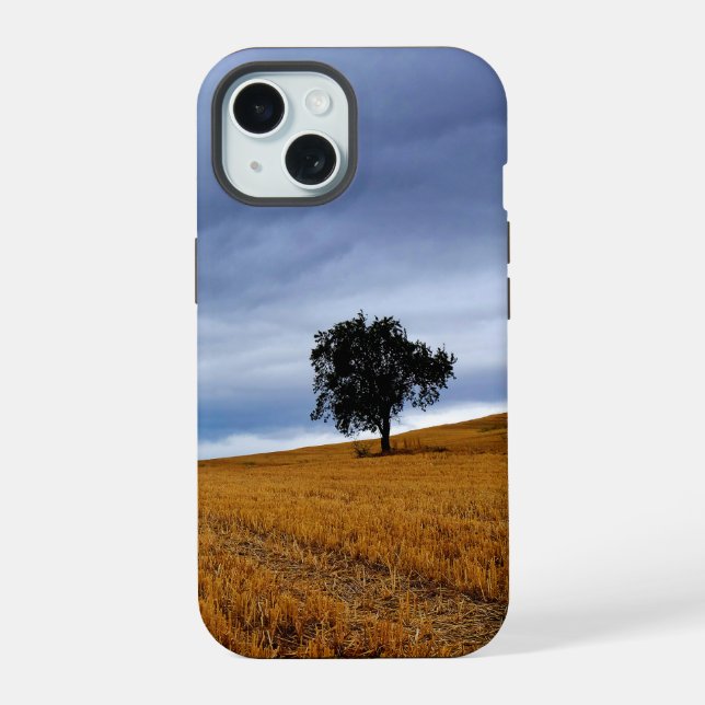Coque iPhone 15 Arbre dans un champ de blé (Verso)