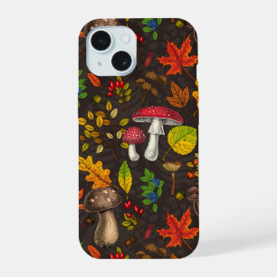 Coque iPhone 15 Champignons d'automne, noix et baies sur fond somb
