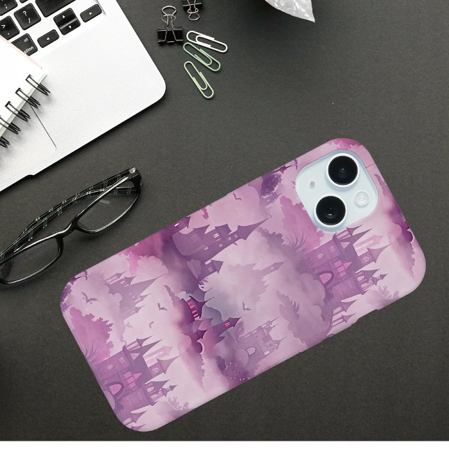 Coque iPhone 15 Châteaux gothiques à Mist - Haunted Imaginaire Hal (Créateur téléchargé)