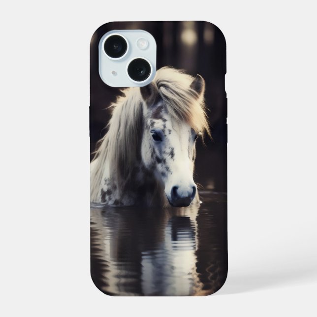 Coque iPhone 15 Cheval blanc dans le lac (Verso)