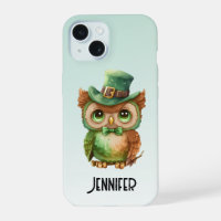 Chouette mignonne dans un chapeau vert