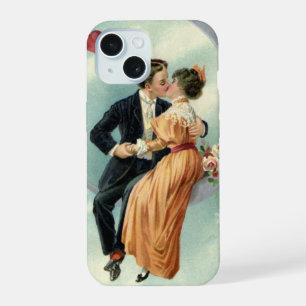 Coque iPhone 15 Couple victorien vintage s'embrassant sur un crois