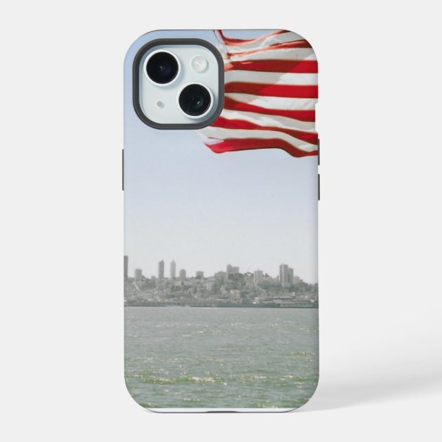 Coque iPhone 15 Drapeau américain et rivage (Verso)