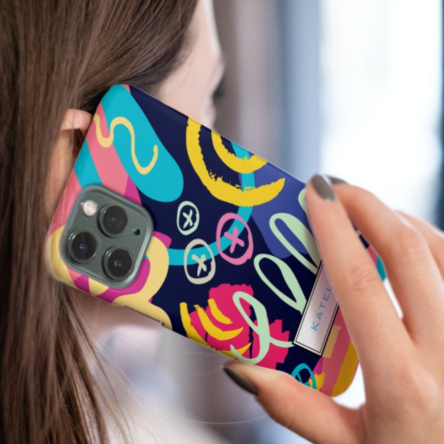 Coque iPhone 15 Funky Gras Grâces Scribbles Motif Monogramme (Créateur téléchargé)