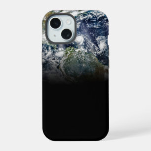 Coque iPhone 15 Image Mosaïque de la planète Terre avec 3 ouragans