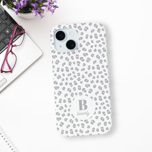 Coque iPhone 15 Imprimé Léopard des Neiges Monogrammé Moderne (Créateur téléchargé)