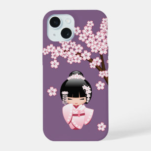 Coque iPhone 15 Kokeshi Doll en kimono rose sur fond violet