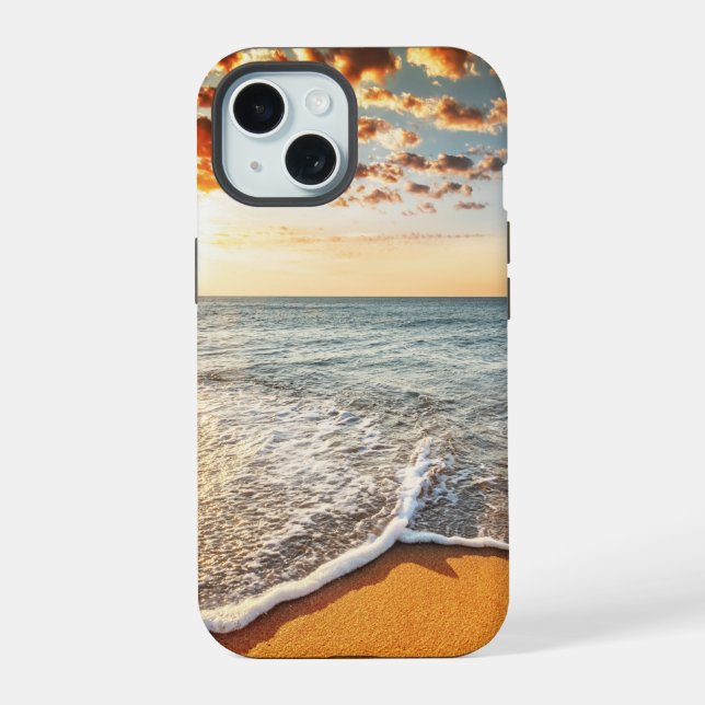 Coque iPhone 15 Lever de soleil brillant sur la plage océanique (Verso)