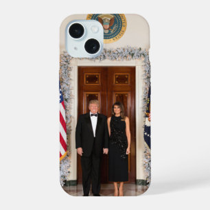 Coque iPhone 15 Maison Blanche Noël Donald Trump & Melania