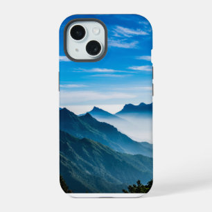 Coque iPhone 15 Matin Montagnes Mist Paysage