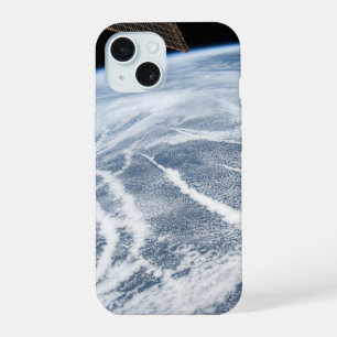 Coque iPhone 15 Modèles de nuages au sud des îles Aléoutiennes.