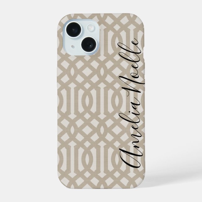 Coque iPhone 15 Monogramme de treillis beige rustique (Verso)