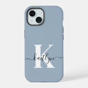 Coque iPhone 15 Monogramme élégant en bleu poussiéreux