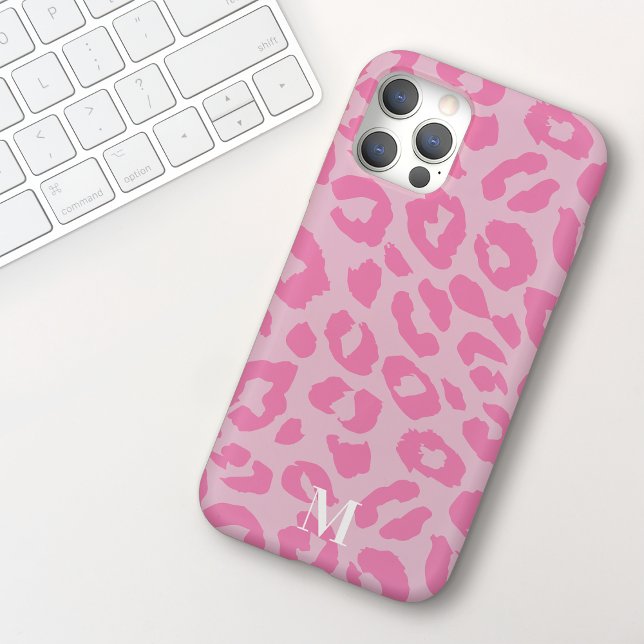 Coque iPhone 15 Monogramme imprimé léopard rose moderne amusant (Créateur téléchargé)