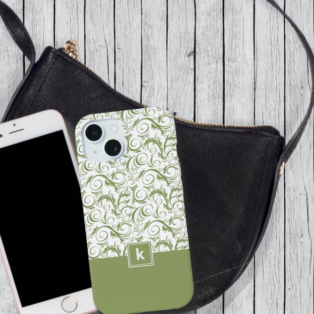 Coque iPhone 15 Motif de damas en vert de mousse avec monogramme  (Créateur téléchargé)