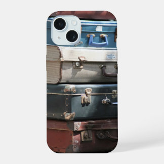 Coque iPhone 15 Pile de valises Vintages