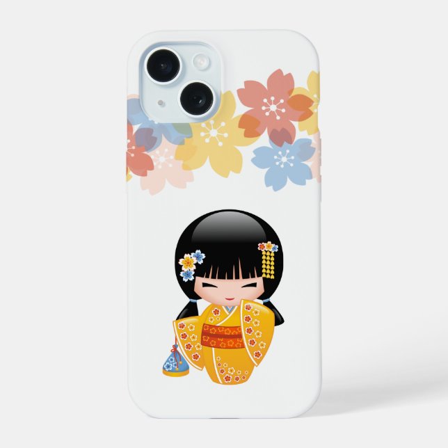 Coque iPhone 15 Poupée d'été Kokeshi - Kimono Jaune Geisha Girl (Verso)