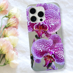 Coque iPhone 15 Pro Max Photographie de gros plan de l'orchidée violette