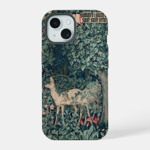 Coque iPhone 15 Tapisserie de William Morris avec cerf dans un boi