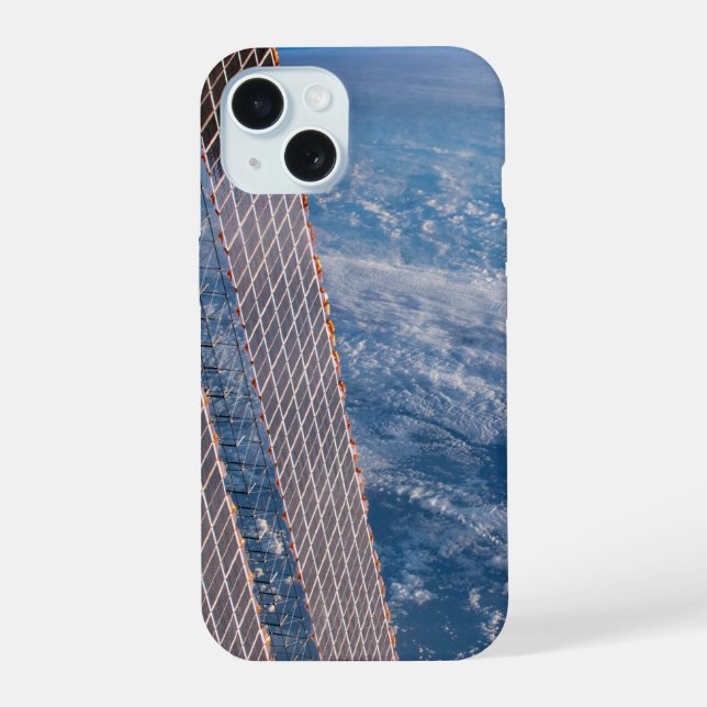 Coque iPhone 15 Tasman Et Mer De Corail Recouvertes De Nuages. (Verso)