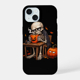 Coque iPhone 15 Tasse de Squelette Buvant une Citrouille Halloween