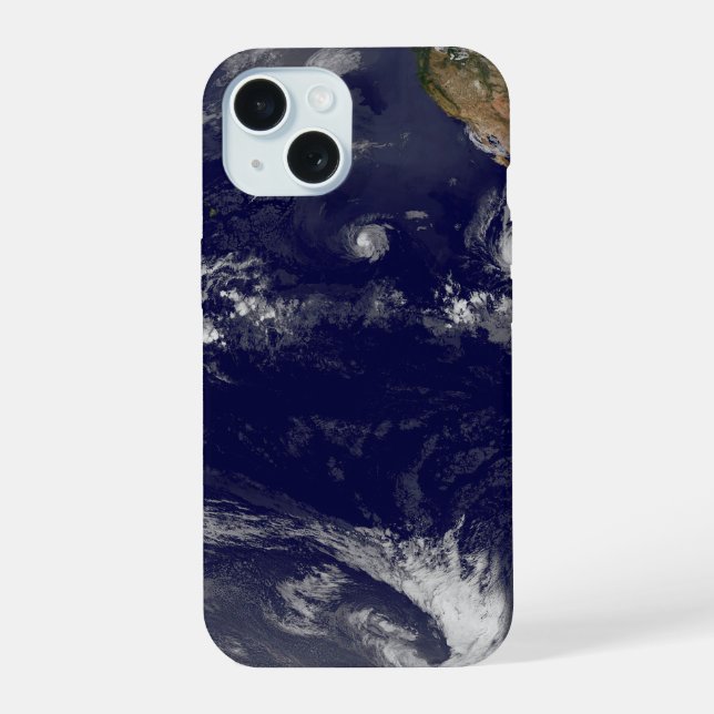 Coque iPhone 15 Terre Avec Trois Cyclones Tropicaux Dans Le Pacifi (Verso)