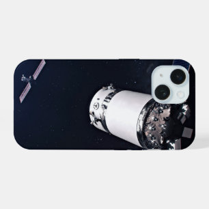 Coque iPhone 15 Vaisseau spatial Dragon Xl approchant d'une passer