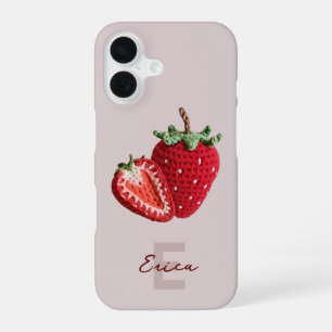 Coque iPhone 16 Chic Monogramme de Fraise au Crochet Rose Mignon d