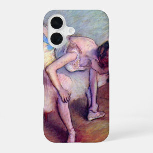 Coque iPhone 16 Danseuse assise par Edgar Degas, Art de ballet vin