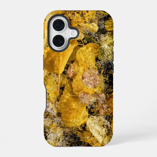 Coque iPhone 16 Feuilles d'automne dans l'eau (Verso)