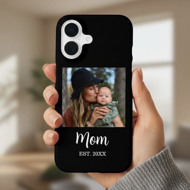 Coque iPhone 16 Maman a établi une photo de script noir  (Créateur téléchargé)