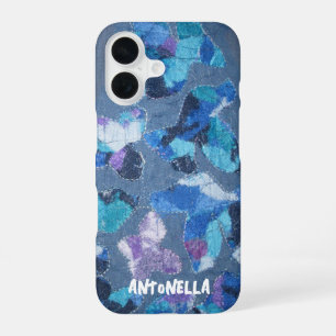 Coque iPhone 16 Monogramme bleu marine cyan violet motif abstrait