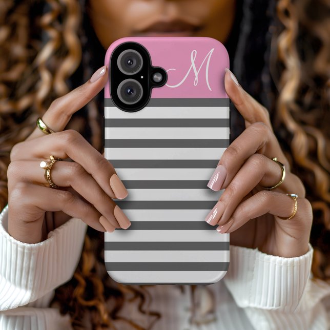 Coque iPhone 16 Monogramme rose et charbonnier (Créateur téléchargé)
