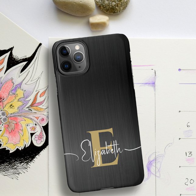 Coque iPhone 16 Monogramme Script Or Noir Métallisé Brossé Moderne (Créateur téléchargé)